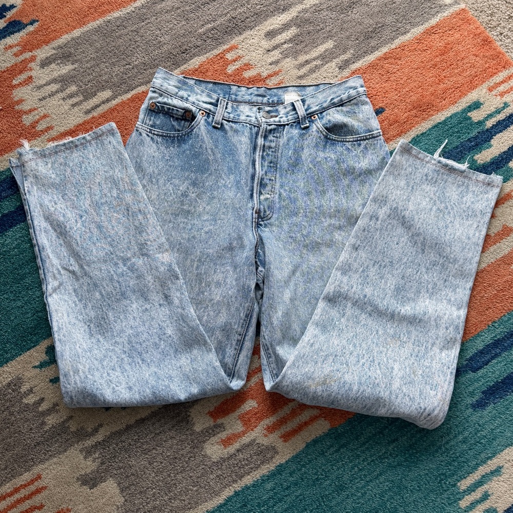 Vintage Levi’s USA Light Wash Distressed Acid Wash - Picture 5 of 16